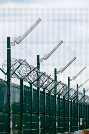 安全栅栏监狱