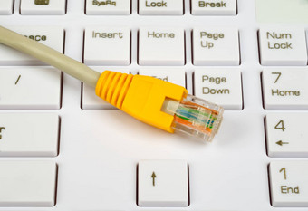 黄色的电缆<strong>键盘</strong>