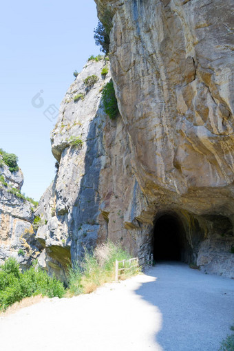 隧道岩石