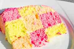 色彩斑斓的网纹一块蛋糕
