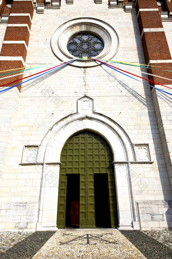 意大利伦巴第瓦拉诺博尔基教堂关闭