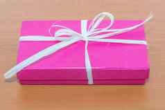 淡紫色礼物盒子
