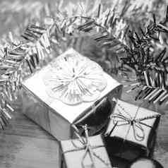 项装修圣诞节树黑色的白色颜色语气风格