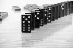 黑色的Domino黑色的白色颜色语气风格