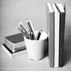 书颜色铅笔黑色的白色颜色语气风格