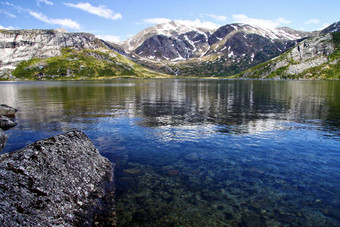 高山湖