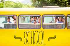 学校可爱的学生微笑相机学校公共汽车