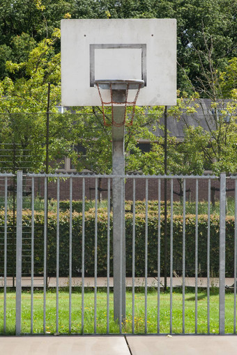 篮球法院监狱