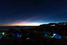 早....山帐篷露营