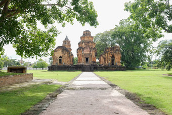 城堡岩石寺庙sikhoraphum素林泰国