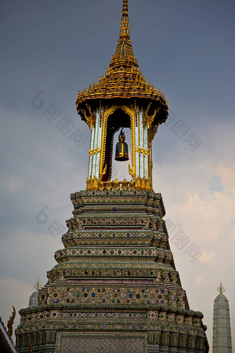 泰国曼谷雨寺庙摘要交叉贝尔