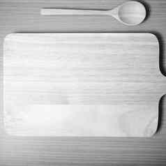 木勺子切割董事会黑色的白色颜色语气风格