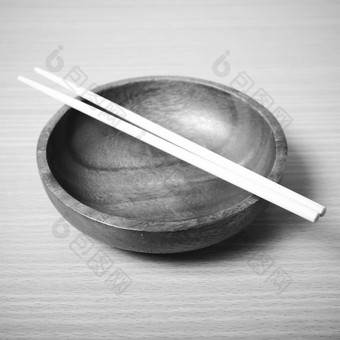 空碗筷子黑色的白色颜色语气风格