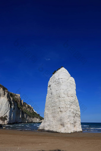 皮佐蒙诺岩石海滩你来加尔加诺普利亚大区意大利