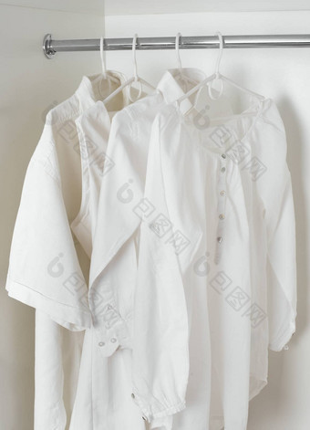 白色清洁熨衣服