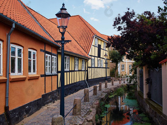 典型的小街房子丹麦
