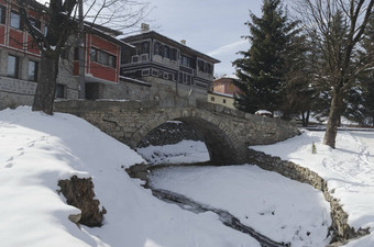 石头桥古老的房子