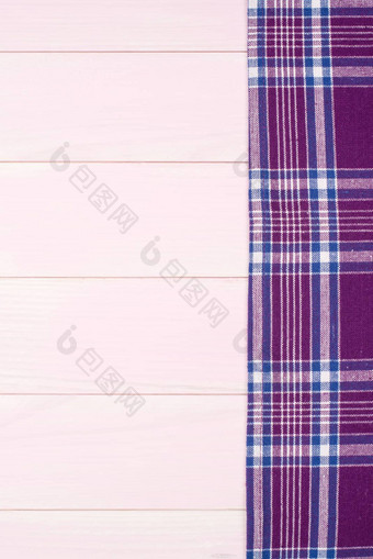 紫色的毛巾木表格