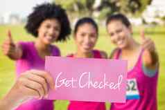 检查微笑跑步者支持乳房癌症马拉松