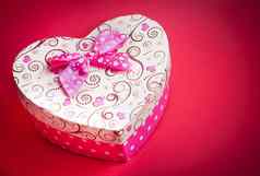 礼物盒子丝带红色的背景概念情人节一天