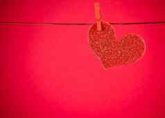 装饰红色的心挂红色的背景概念情人节一天