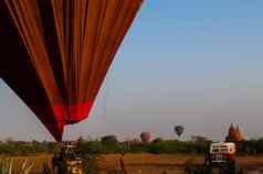 热空气气球着陆蒲甘缅甸