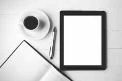 平板电脑笔记本咖啡杯黑色的白色颜色风格