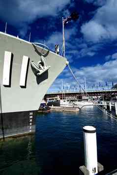 战争潜艇锚定悉尼