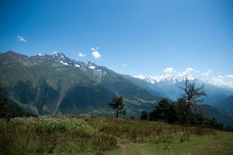 徒步旅行山