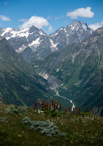 徒步旅行山