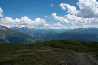 徒步旅行山