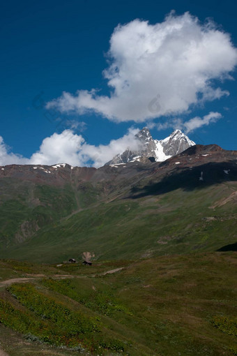 徒步旅行山