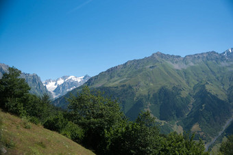 徒步旅行山