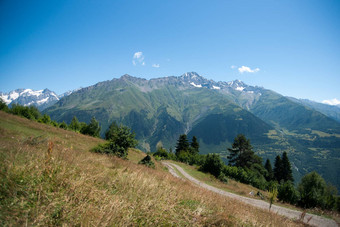 徒步旅行山