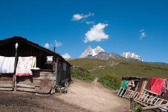 徒步旅行山