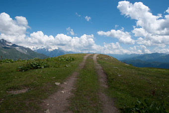 徒步旅行山