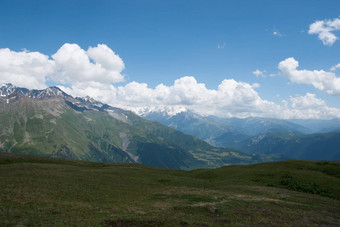 徒步旅行山