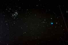星空彗星洛夫乔伊下降明星昴宿星团