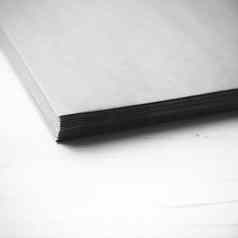 小堆栈纸黑色的白色颜色