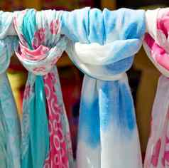 希腊附件及围巾头巾市场