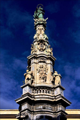 大理石雕像方尖塔