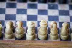 白色一边国际象棋游戏
