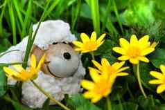 复活节春天装饰有趣的羊