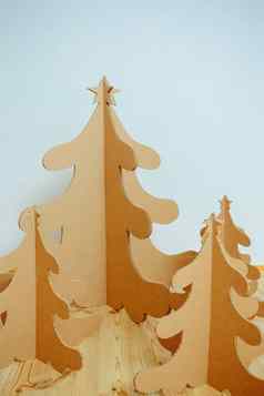 圣诞节树使纸板一年