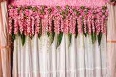 美丽的粉红色的玫瑰花婚礼背景