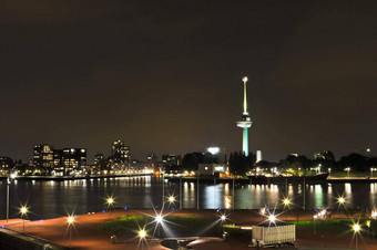 鹿特丹晚上视图网孔河欧罗马赫特