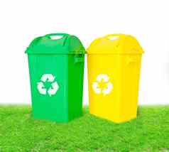 绿色黄色的塑料垃圾回收容器回收
