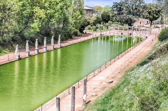 古老的池被称为光网别墅阿德里亚娜哈德良斯德
