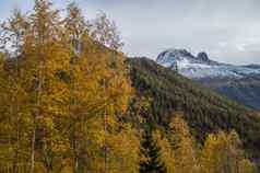 秋天法国阿尔卑斯山脉