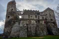 石头废墟中世纪的城堡Bolkow